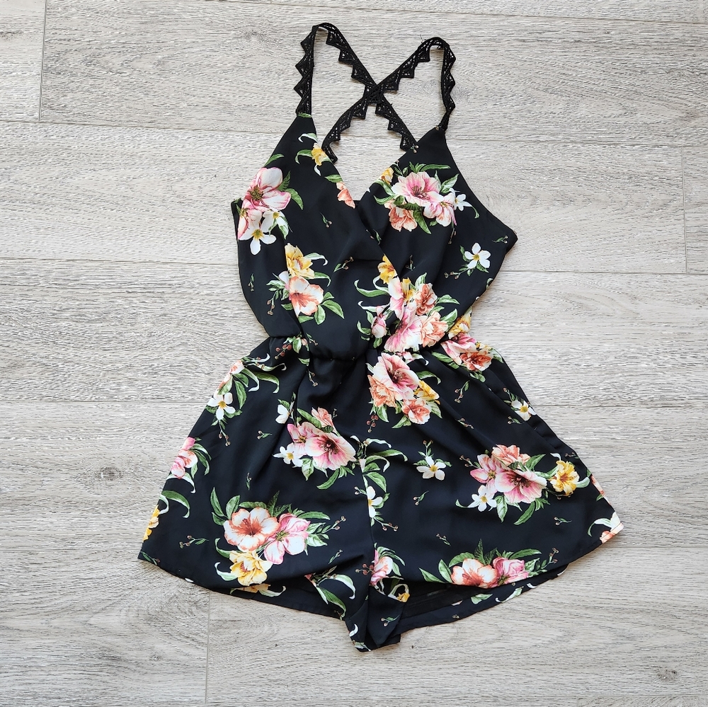Lush Black Floral Romper Shorts Womens Medium Crochet Summer Beach